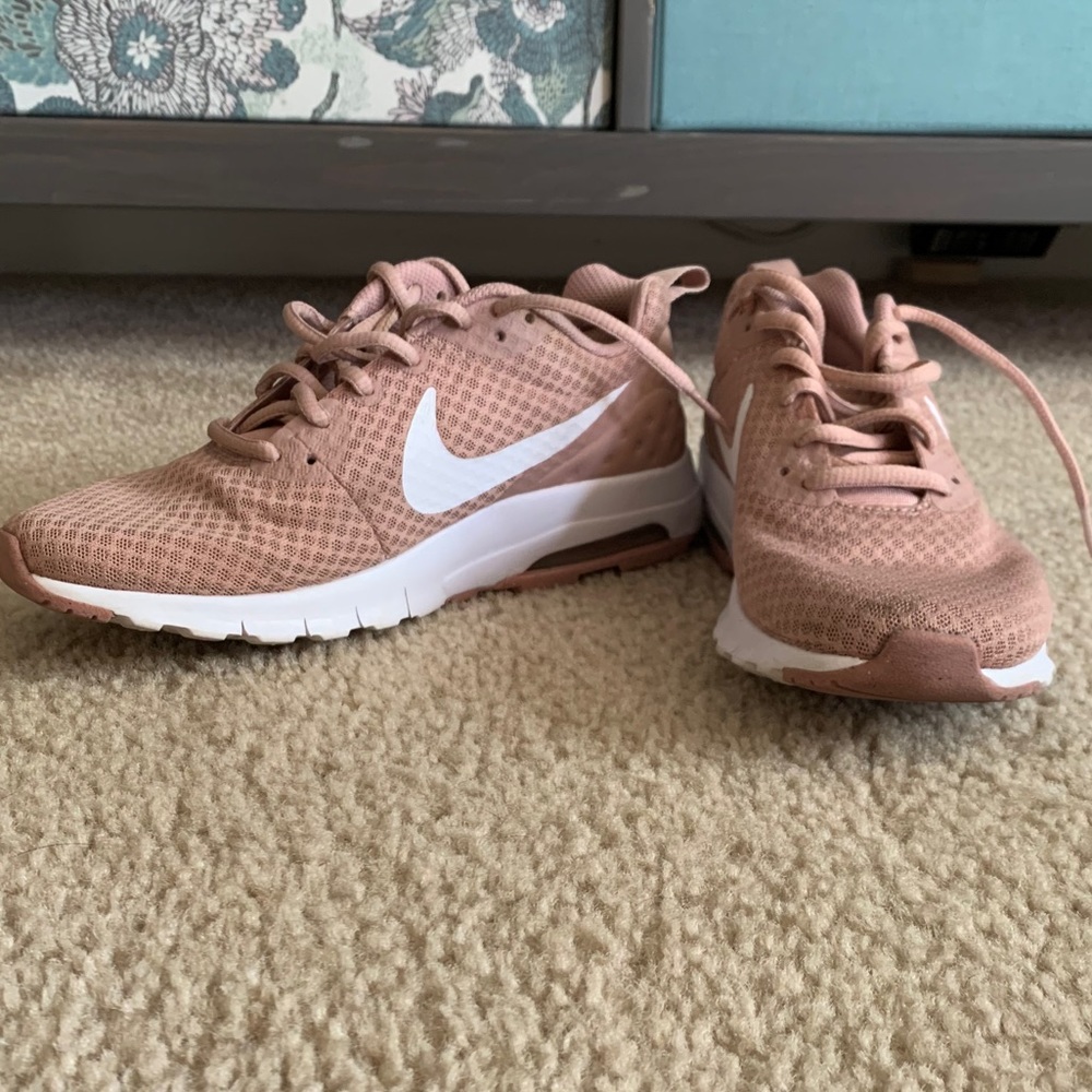 Nike air max shoes